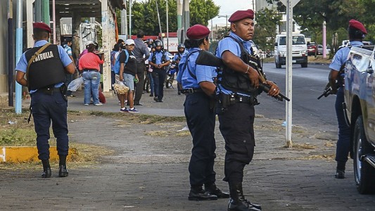 Detienen a dos líderes estudiantiles y cuatro campesinos en Nicaragua