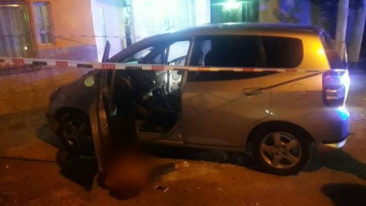 Una mujer policía mató a uno de los delincuentes que intentó asaltarla delante de su hija y de su madre