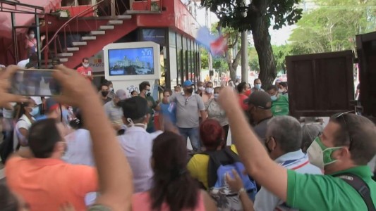 Cuba sacudida por inéditas protestas contra el gobierno