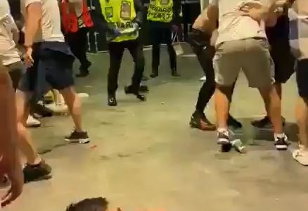 Hinchas ingleses a los golpes luego de la final ante Italia por la Eurocopa