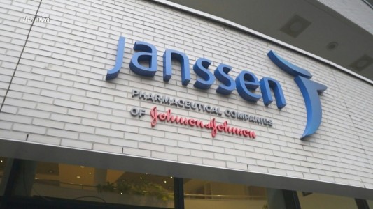 Vacuna de Johnson & Johnson aumenta riesgo de rara enfermedad del sistema nervioso