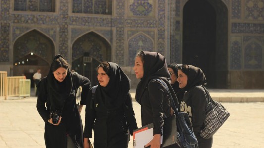 El Gobierno de Irán aprobó por primera vez un "Tinder islámico"