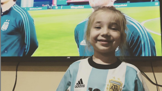 Josefa es chilena pero fanática de la selección: "Amo Argentina porque soy Argentina"