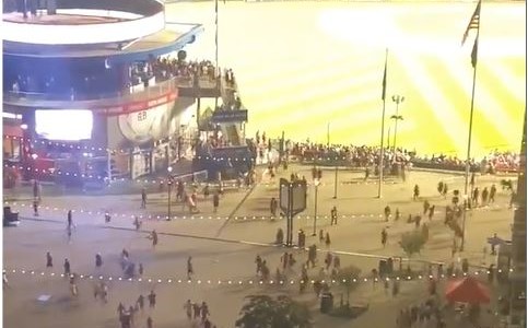 Tiroteo en la puerta de un estadio deja una mujer herida