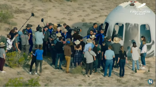 EN VIVO: Jeff Bezos en su propia nave retornó a la tierra luego de viajar al espacio