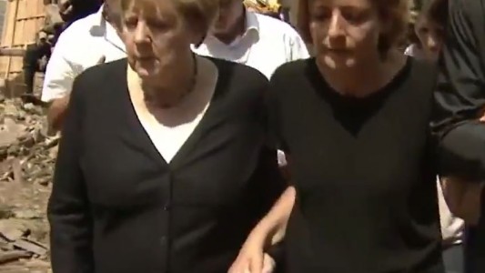 El gesto de Angela Merkel que recorre el mundo