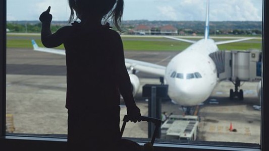 Odisea de una nena de 6 años: su padre se la llevó a Bolivia y no se la quieren restituir a su mamá