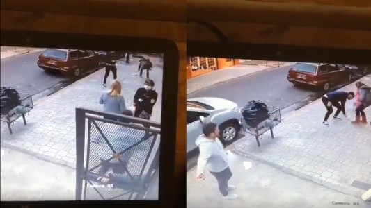 Video: le pidió que corriera el auto, no quiso y lo invitó a pelear lanzando patadas voladoras