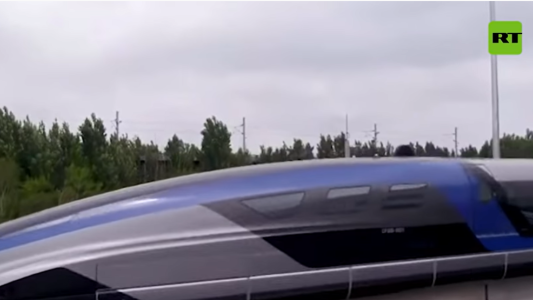 El video del increíble tren que levita y viaja a más de 600 kilómetros por hora