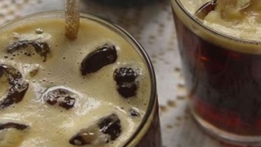 Una mamá le dio de tomar fernet a su beba y subió el video a las redes: "Hay que festejar así"