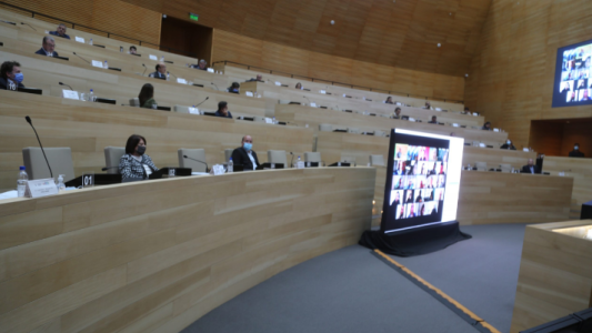 Con frío en los bolsillos, buscan congelar la tarifa de agua en trámite legislativo