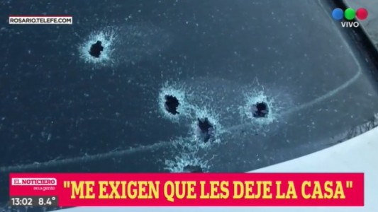Violencia sin tregua en Rosario: balearon la casa y el auto de una mujer taxista