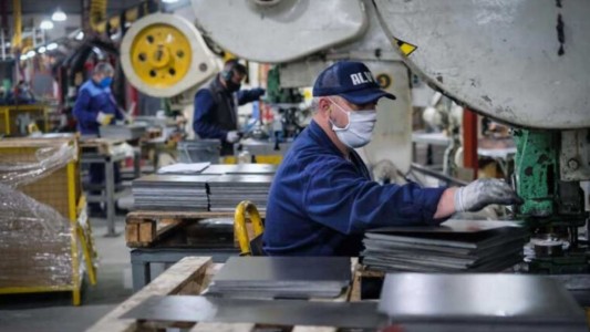 Lanzan $2.360 millones en subsidios para proveedores de salud, autopartes, industria 4.0 y tecnología verde