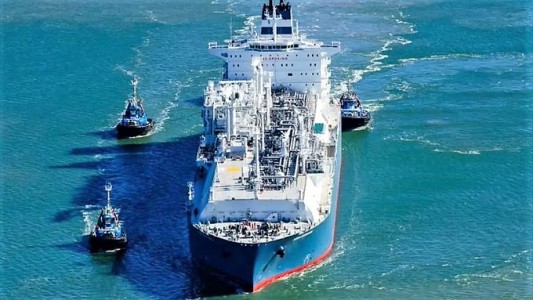 "Canal de Suez argentino": un buque varado en Punta Indio impide el tránsito en el puerto de Ensenada