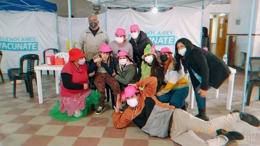 Brenda tenía miedo a vacunarse y el personal de Chapadmalal le dio una sorpresa