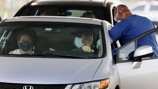 Florida batió su récord de contagios de coronavirus y se convirtió en el nuevo epicentro de la pandemia en Estados Unidos