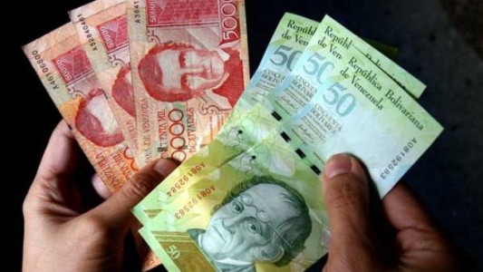Para salvar al Bolívar, Venezuela le saca 6 ceros a su moneda