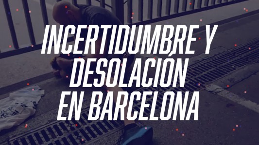 La reacción de un hincha del Barcelona en la puerta del Camp Nou