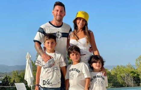 Video: Messi, en la intimidad de su casa de Barcelona mientras lo esperan en París