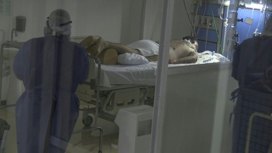 Preocupación por la tercera ola de covid, que golpea a los más jóvenes