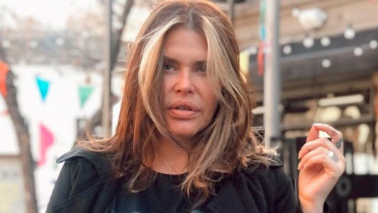 Nazarena Vélez mostró su cuerpo sin retoques: "Un poquito de calor y ya te pelo panza"