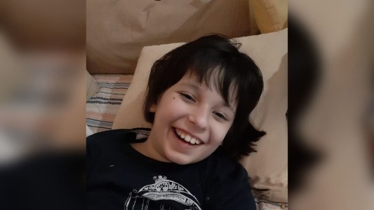 El calvario de Coni: la nena de 9 años que perdió el habla y no camina desde el accidente en el que murieron sus padres