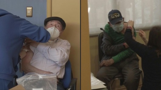 Chile aplica una tercera dosis combinando vacunas
