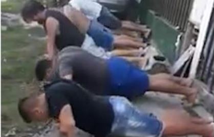 Gendarmes procesados por "bailar" a jóvenes que violaron el ASPO