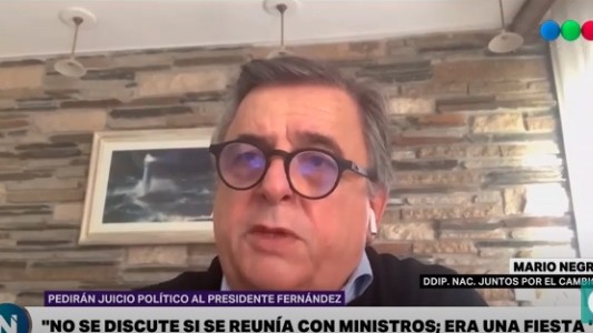 La foto de la polémica: la oposición pide juicio político al Presidente