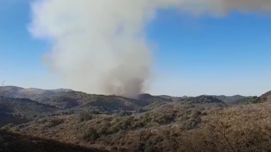 Un fuego sin control, avanza por la zona de la Salsipuedes