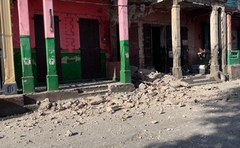 Sismo y la alerta de tsunami: el mar comenzó a ingresar a Haití y hay 227 víctimas fatales