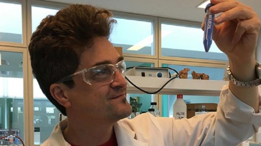 ¿Quién es el científico nieto de Arturo Illia que compite en estos comicios?