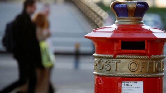Una postal enviada desde Chile llega a su destinatario en el Reino Unido 30 años después