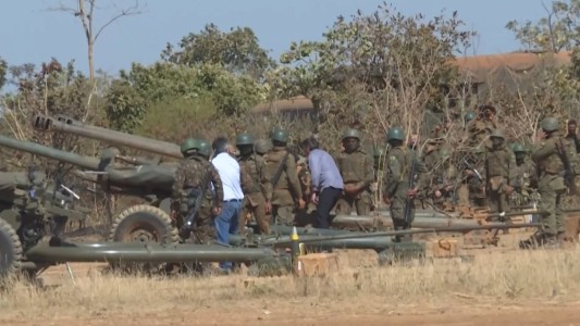 Polémica por la participación de Bolsonaro en ejercicios militares