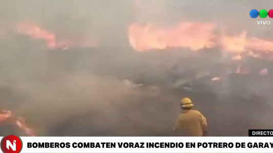 El fuego arrasó con decenas de cabañas en Potrero de Garay