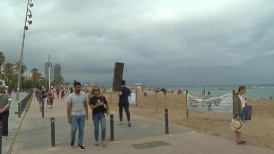 Justicia española ordena levantar toque de queda en Barcelona