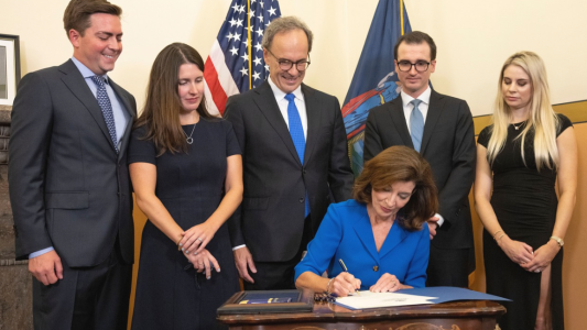 Kathy Hochul juró como la nueva gobernadora de Nueva York
