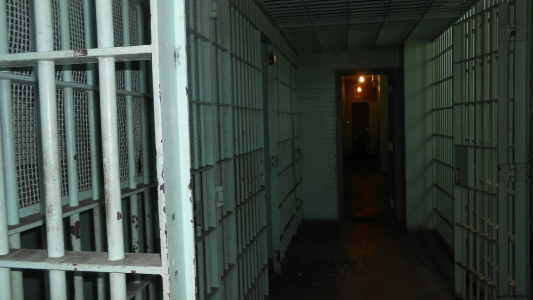 Un cepillo de dientes afilado: el arma con la que le cortaron el pene y asesinaron a un pedófilo