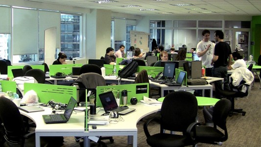 Por el avance de la campaña de vacunación, varios sectores vuelven a la presencialidad en septiembre