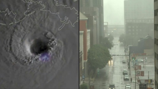 El huracán Ida tocó tierra en EE UU dejando destrucción a su paso
