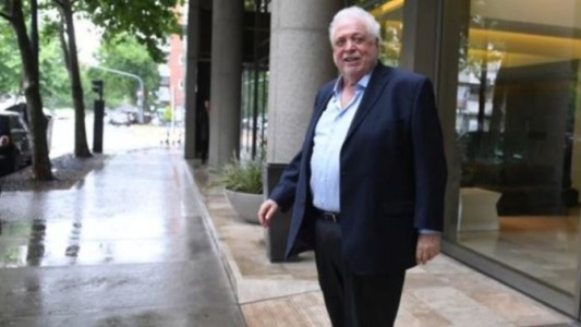 Ginés González García se retiró de un restaurante por el rechazo de los comensales