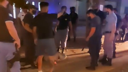 Pedía dinero a las afueras de un cajero, amenazó con un cuchillo a quienes se negaban y terminó detenido