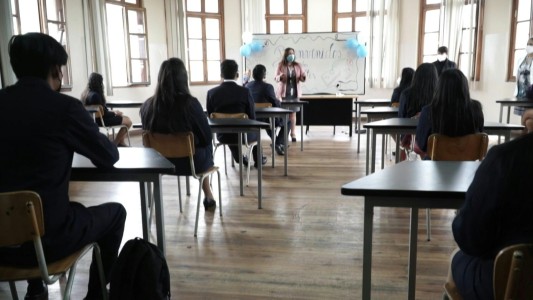 Tras 17 meses los estudiantes regresan a clases presenciales en Ecuador