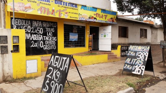 Video: Bajó a comprar a una carnicería y en segundos le robaron el auto