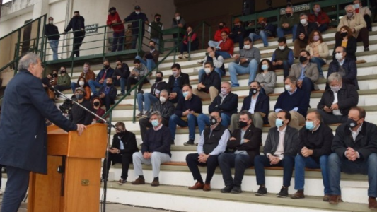Cepo a la carne, ruralistas enojados con Fernández elogian a Schiaretti
