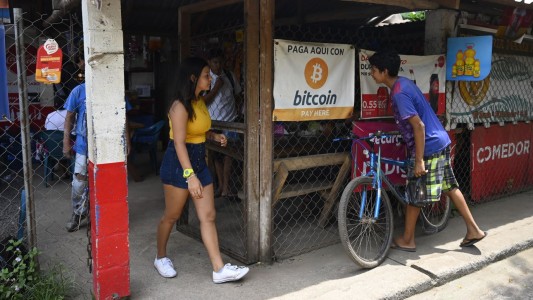 El Salvador se convertirá este martes en el primer país en adoptar al Bitcoin como moneda legal