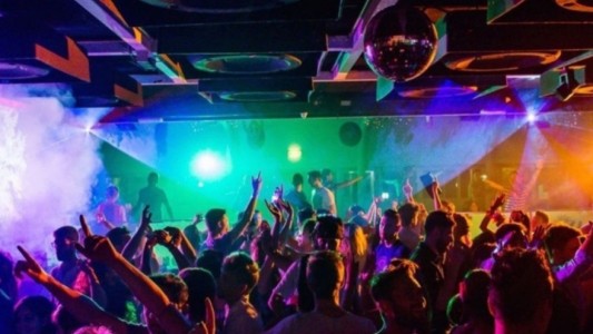 Cada vez más bares se convierten en boliches, violando los protocolos sanitarios