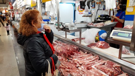 Cepo a la carne: Los clientes no notan baja de precios y los carniceros dicen vender menos