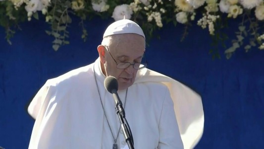 El papa pide "fraternidad" más allá de las fronteras frente a la pandemia