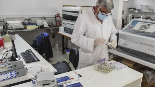 Santa Fe: aíslan a 22 personas por contacto estrecho con 3 niños con "alta probabilidad" de contagio con la variante Delta